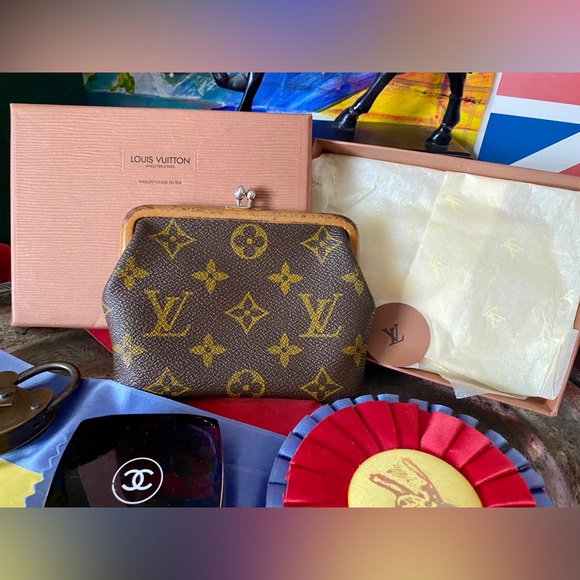Ultra Rare Vintage LOUIS VUITTON Saks Fifth Kisslock Wallet Coin Cosmetic Purse - Picture 1 of 13